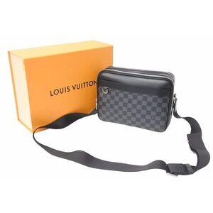 LOUIS VUITTON Trocadero Messenger Shoulder Bag Damier Graphite Black